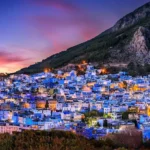 Un refuge de paix entre ciel et montagne.